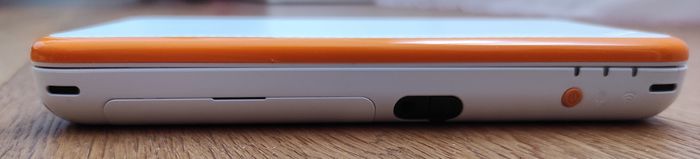 New Nintendo 2DS XL Blanc + Orange - photo numéro 3
