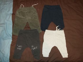 4 pantalons
