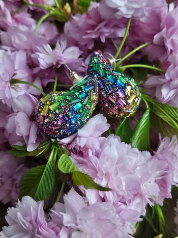 Boucles d oreilles gouttes d eau avec ses pierres topaz multicolore