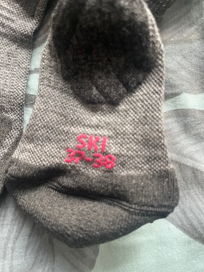 Chaussette de ski 37-38 état neuf gris et rose - photo numéro 4