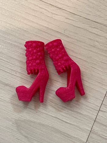 Chaussures poupée barbie