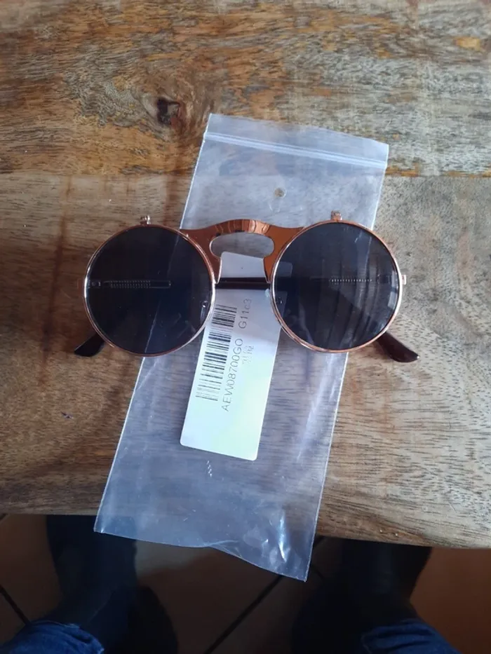 Lunette de soleil - photo numéro 6