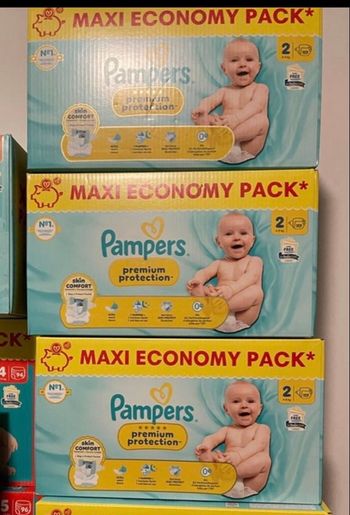 Lot de 3 cartons couches Pampers taille 2 