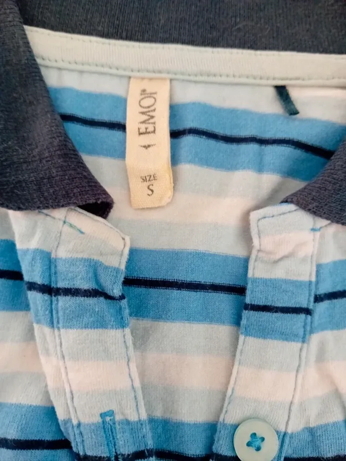 Polo à rayuŕe blanc et bleu de chez émoi en taille S - photo numéro 2