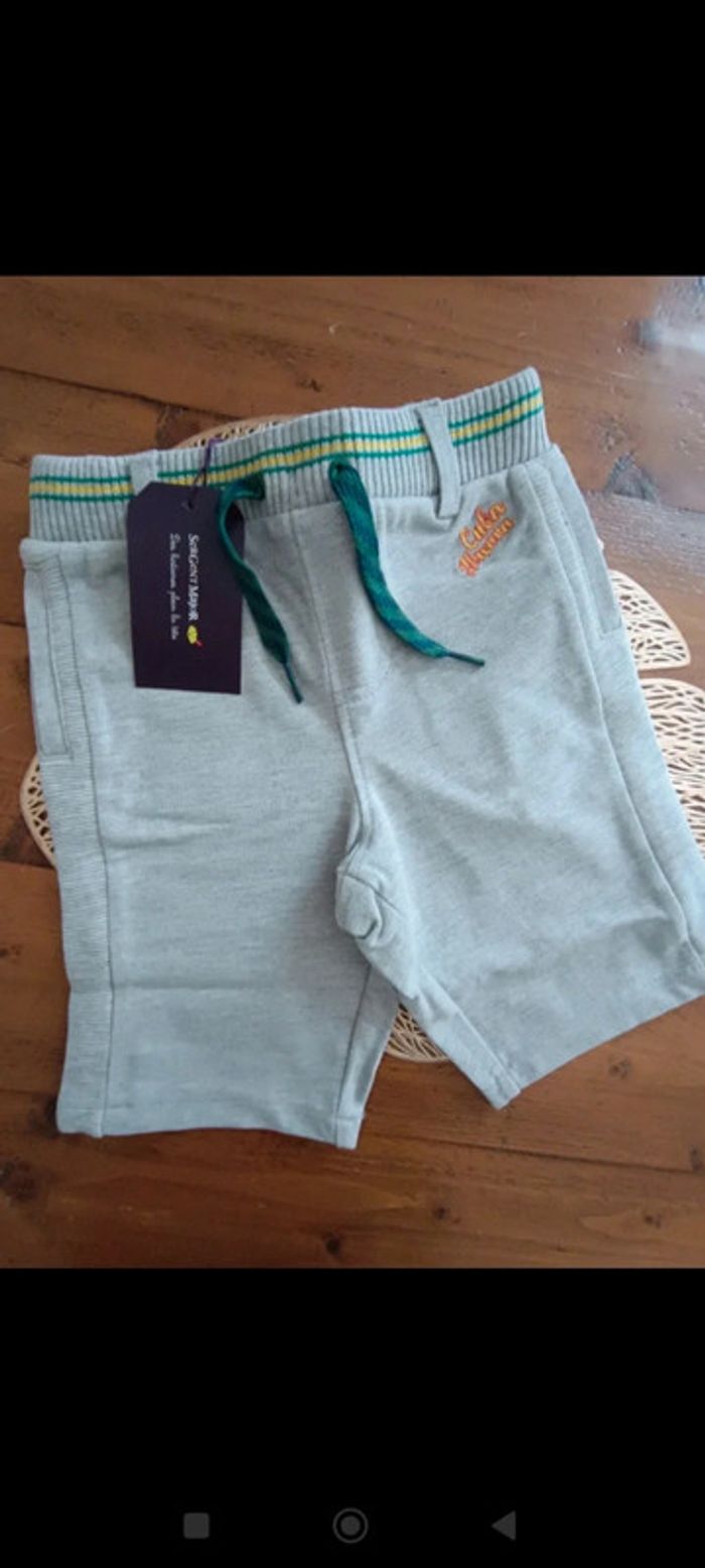 Bermuda sergent major neuf 4 ans