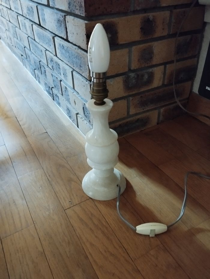 Pied de lampe en albâtre vintage