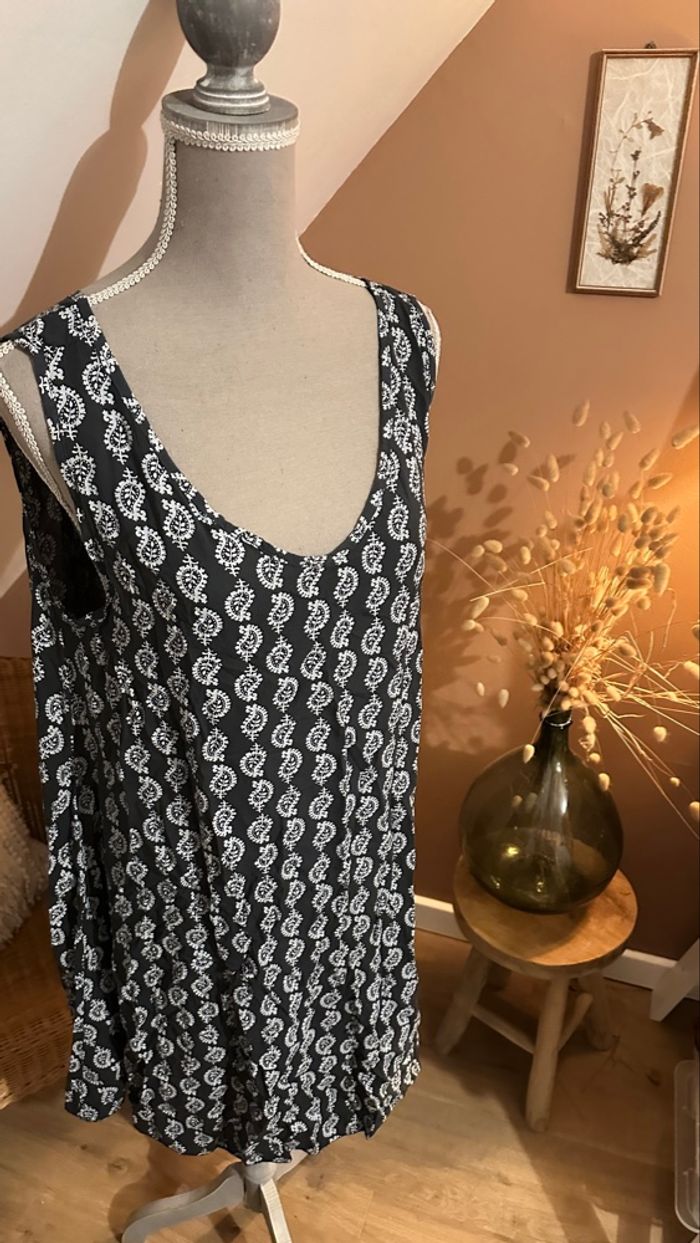 🖤🤍 Robe noire et blanche à motifs – Taille 40 – Très bon état 🤍🖤 - photo numéro 3