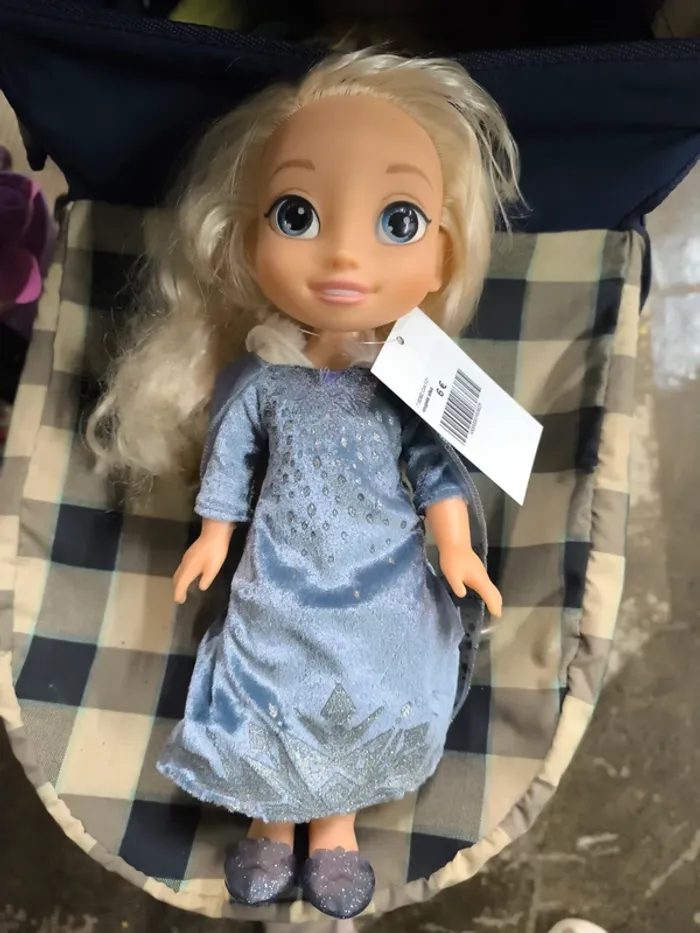 Poupée Elsa reine des neiges