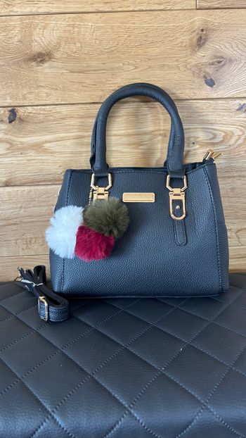 Élégant sac noir style city chic – compact, pratique et stylé ! Neuf