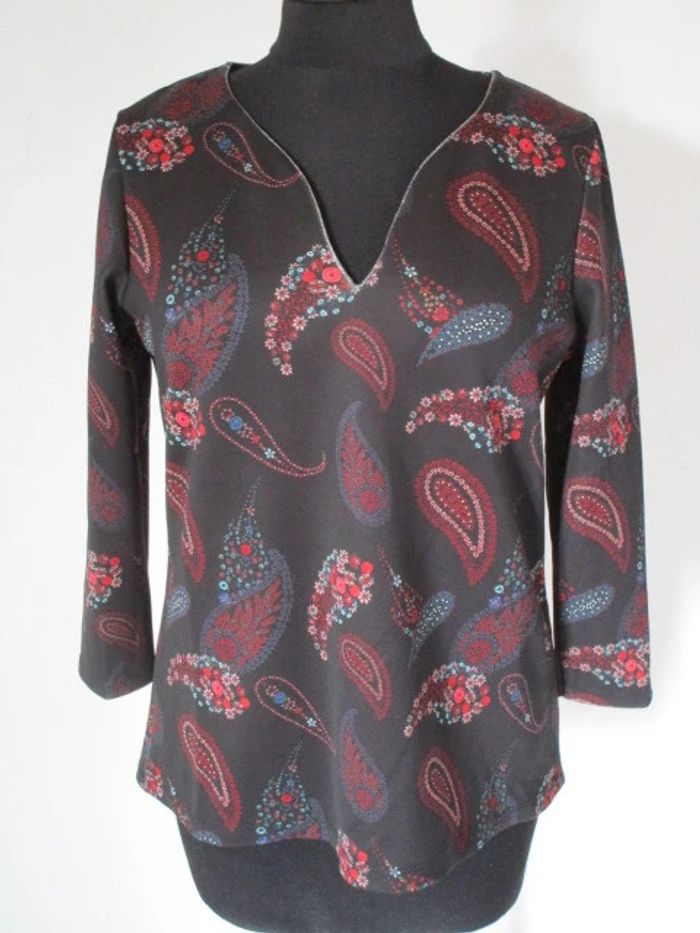 Pull/sweat noir imprimé Grain de Malice M NEUF - photo numéro 2