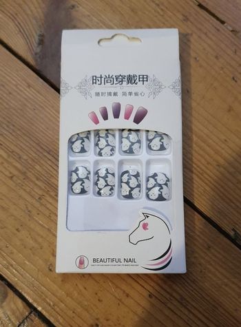 Faux ongles fantômes phosphorescents