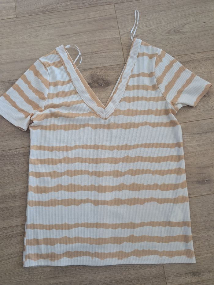 T.shirt neuf S - photo numéro 4