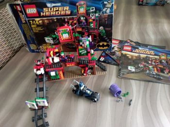 Lego 6857 et 76011 Batman