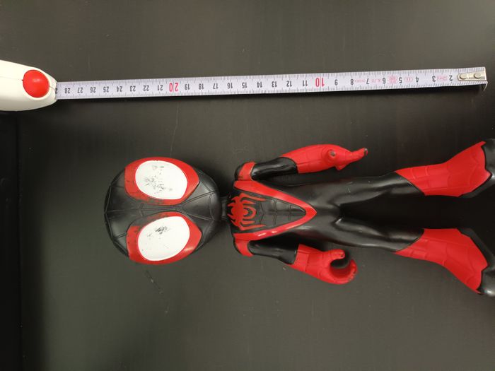 Figurine Spidey noir