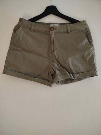 Short kaki