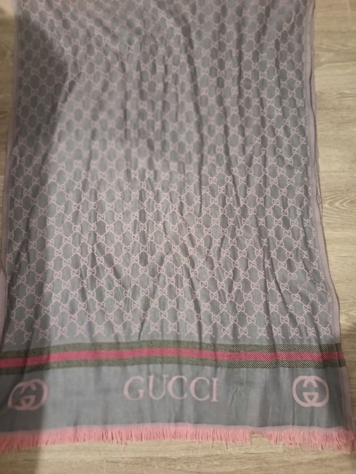 Écharpe gucci