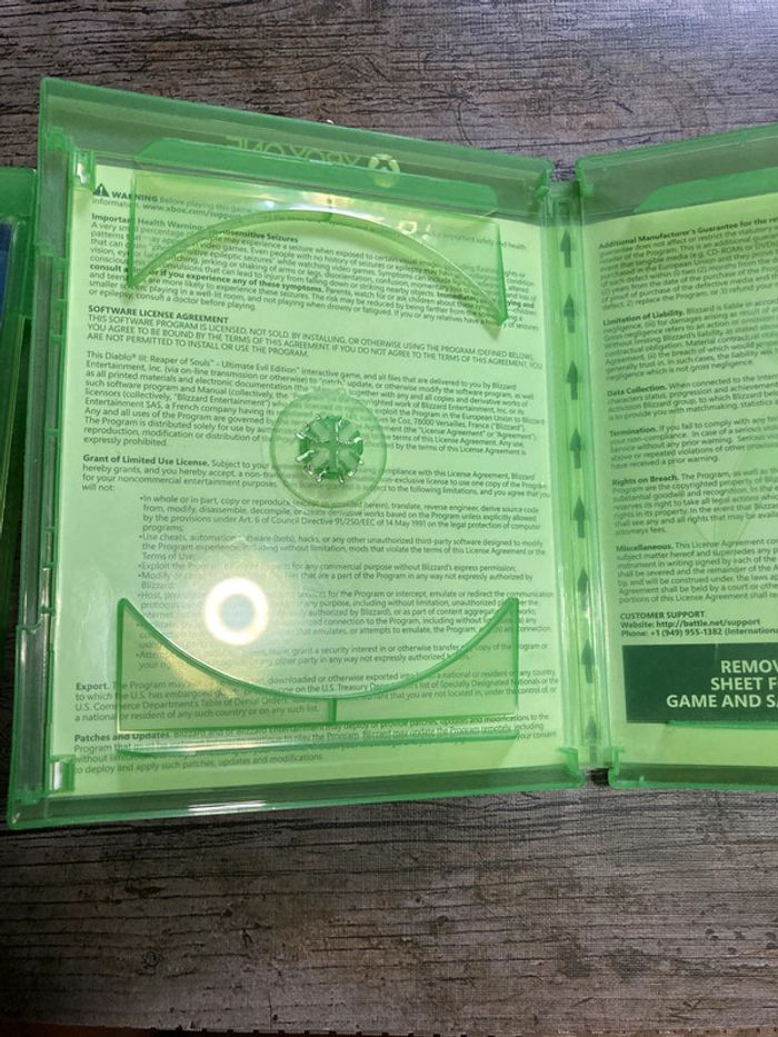 Boîtess seules Xbox one Final fantasy XV et diablo IV - photo numéro 2