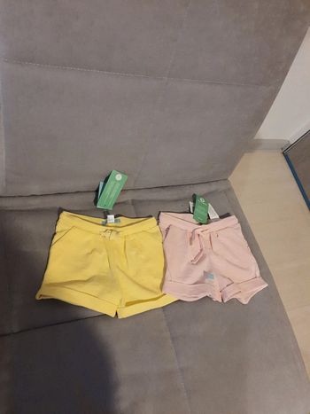 Lit de deux shorts Obaïbi taille 12 mois neuf avec étiquettes