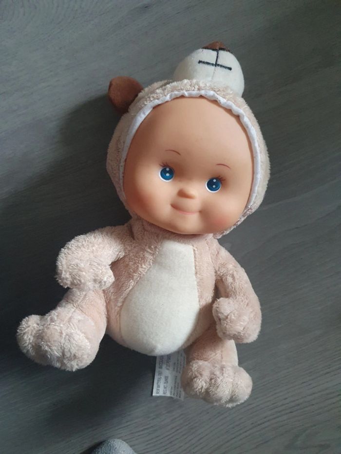 Petite poupée