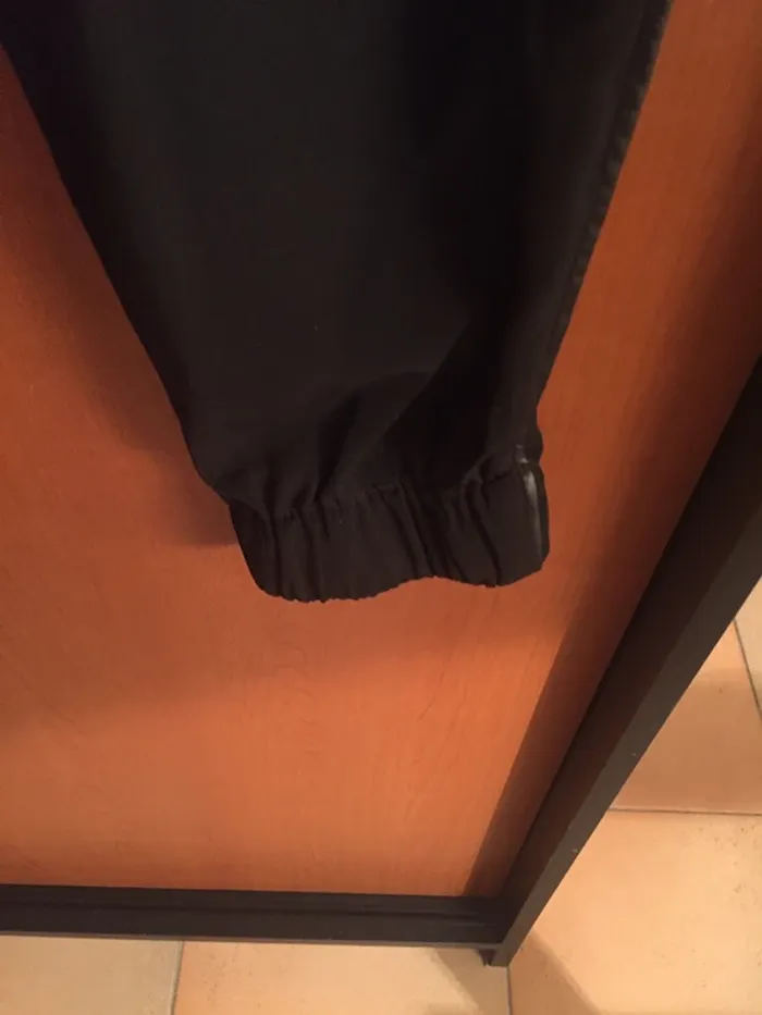 Pantalon noir carotte cache-cache taille 40 - photo numéro 3