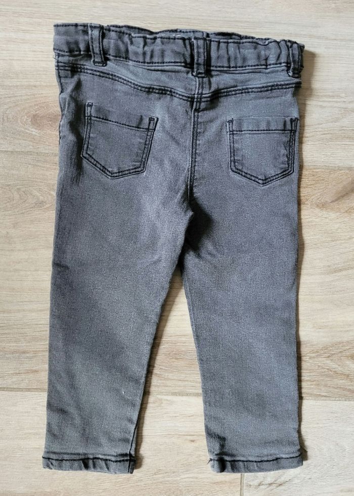 Jeans taille 18 mois - photo numéro 2