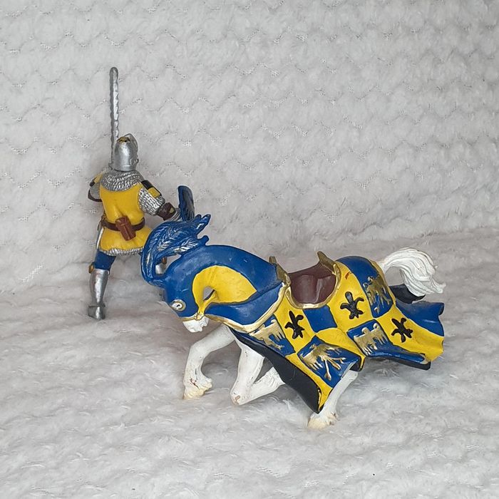 Lot 2 Figurines chevalier PAPO monde médiéval et cheval - photo numéro 2