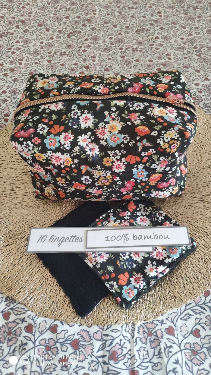 16 lingettes et sa trousse de toilette moltonné