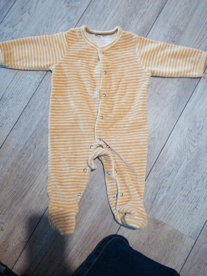 Pyjama velours à bouton pression