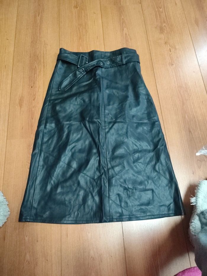 Jupe mi longue simili cuir taille 34