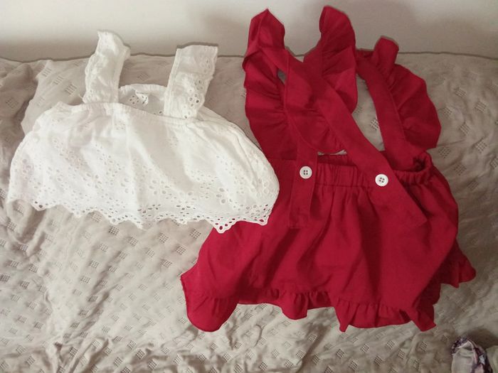 Ensemble jupe salopette rouge avec crop top blanc - 92 cm - 24-36 mois - shein