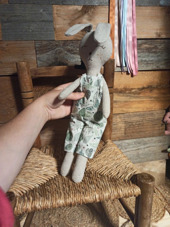 Peluche lapin salopette tbe - photo numéro 5