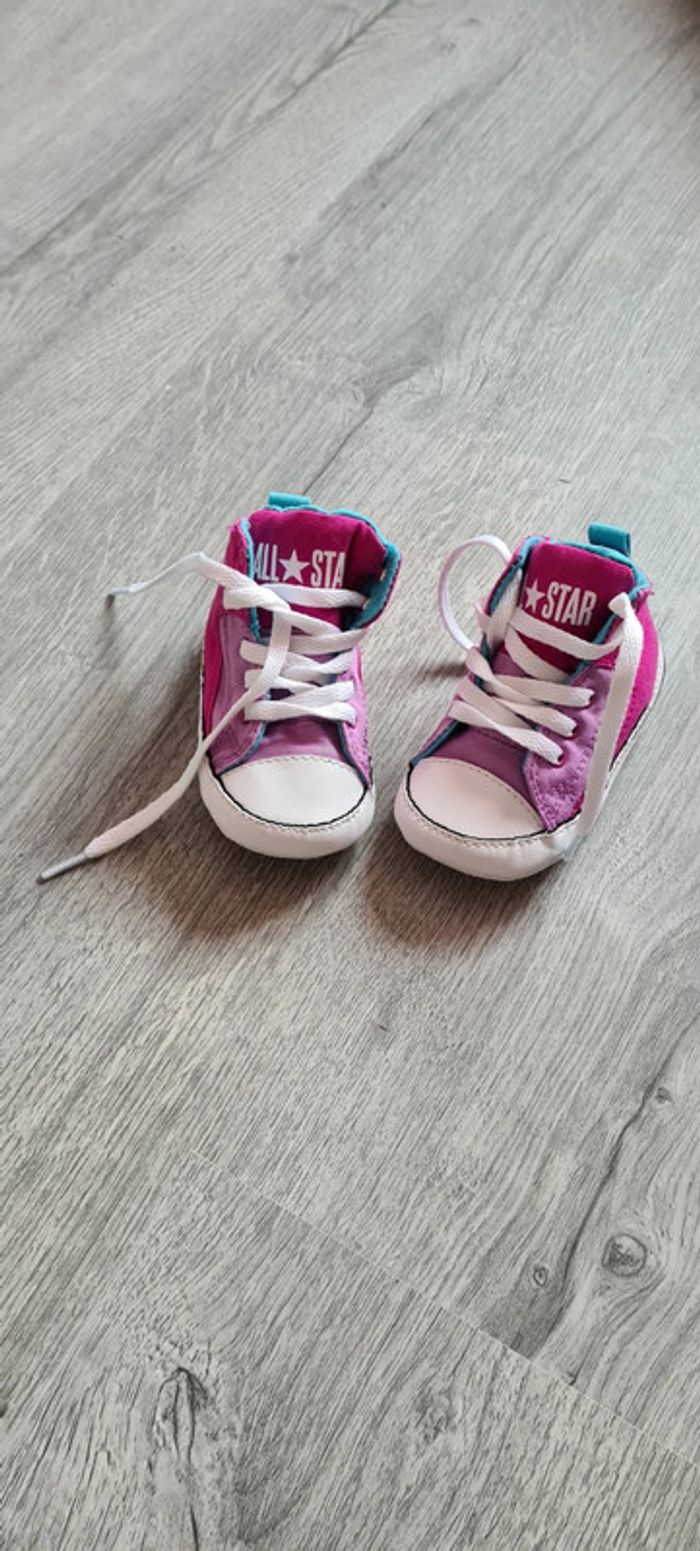 Converse bébé pointure 19 - photo numéro 4