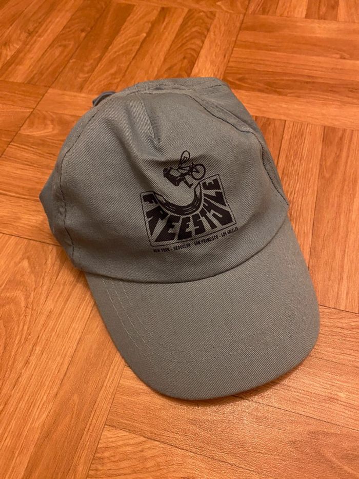 Casquette "Freestyle" Primark taille 1/3 ans (NEUF)