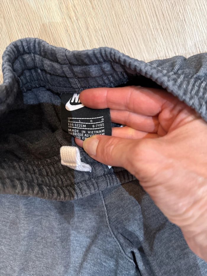 Short Nike garçon 6/7 ans - photo numéro 3
