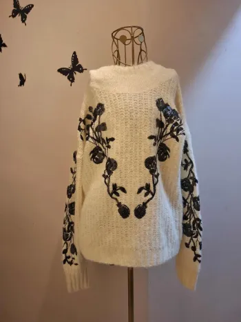 Pull écru & sequins fleuris