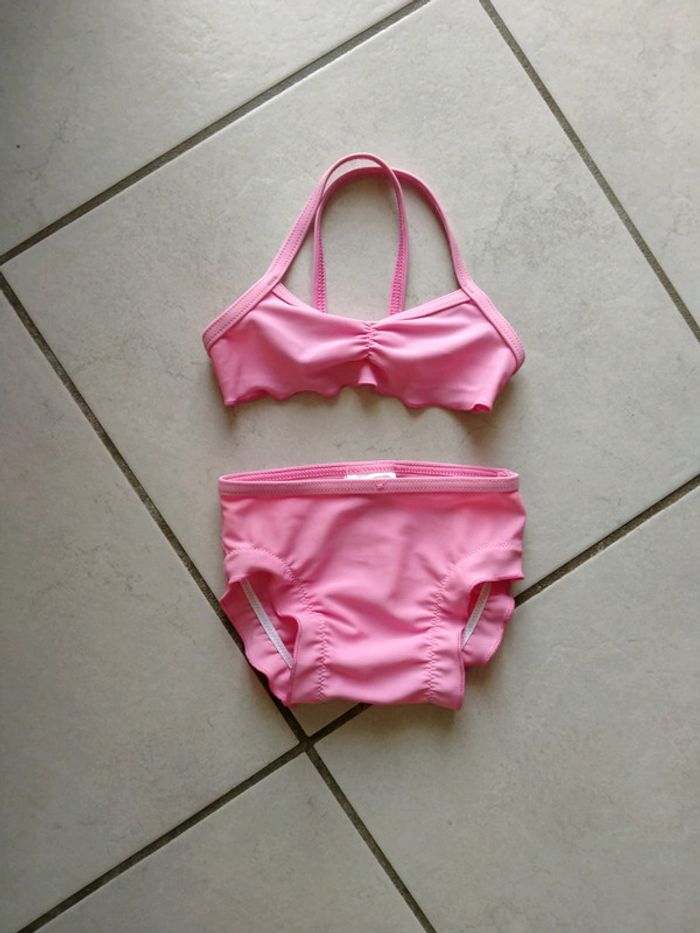 Maillot de bain rose trop mignon Tribord. Bébé 6 mois