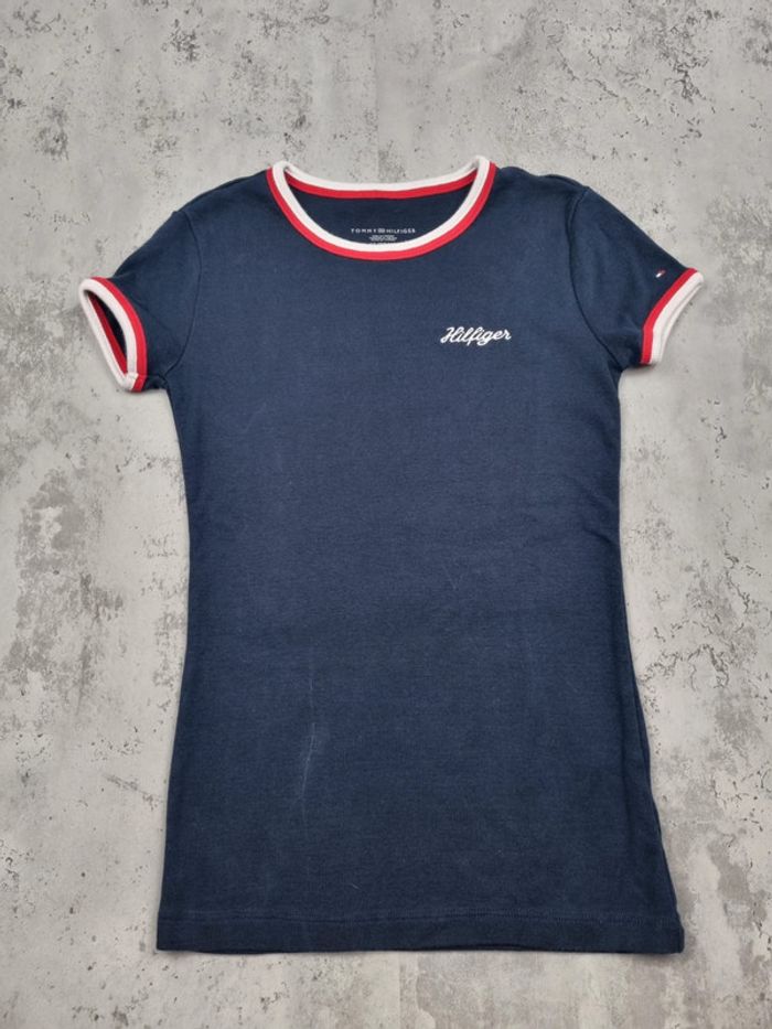 T-shirt Tommy Hilfiger col rond liseré bleu marine – Taille XS Femme (mesures en photos - photo numéro 4
