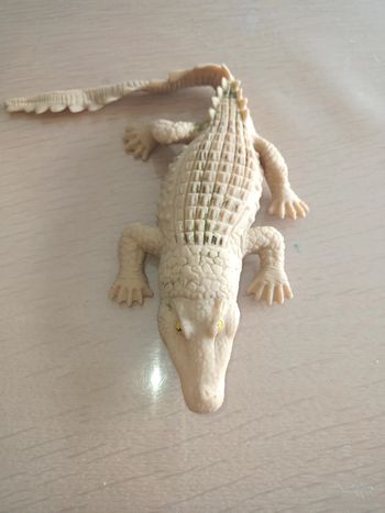 Crocodile en plastique