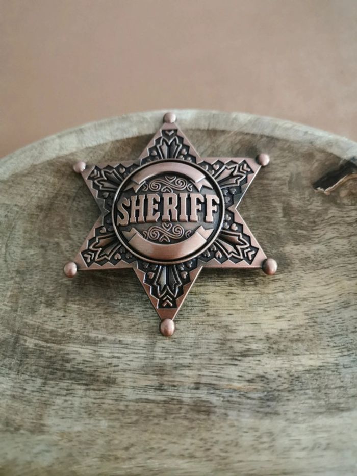 Broche étoile de sheriff couleur bronze