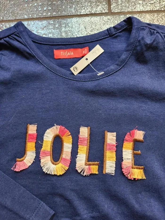 T-shirt neuf - photo numéro 4