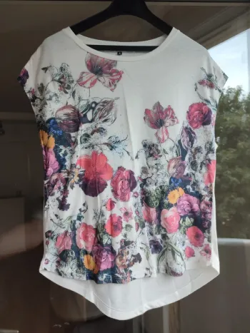 T-shirt à motif fleural