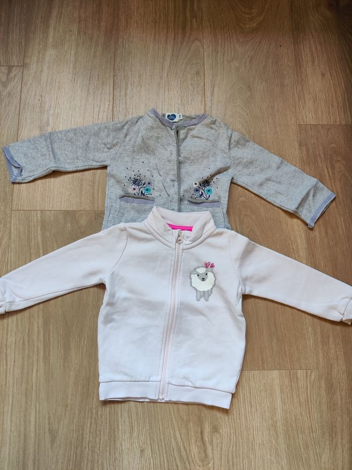 Lot gilets fille 12 mois - photo numéro 3