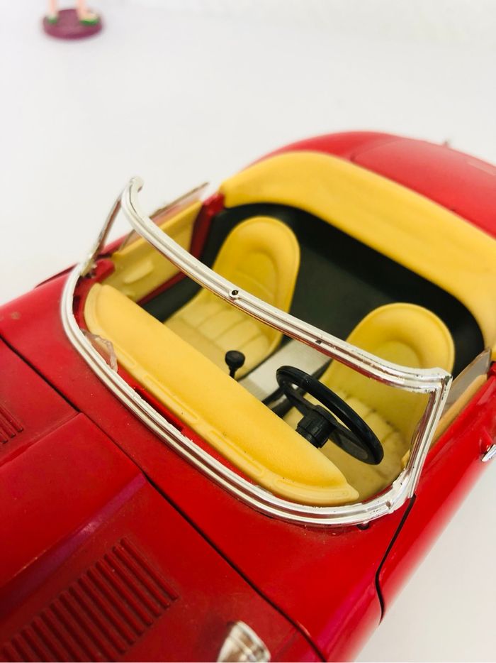 Jaguar type E décapotable rouge 1961 échelle 1/18 - photo numéro 7