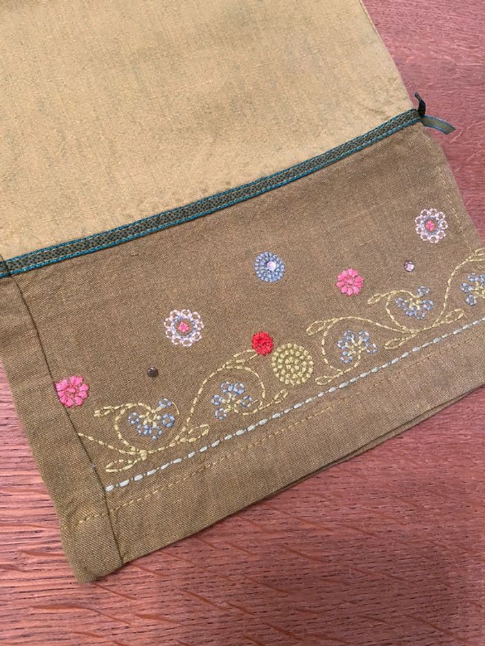 Pantacourt vert brodé neuf Catimini taille 5 ans - photo numéro 4