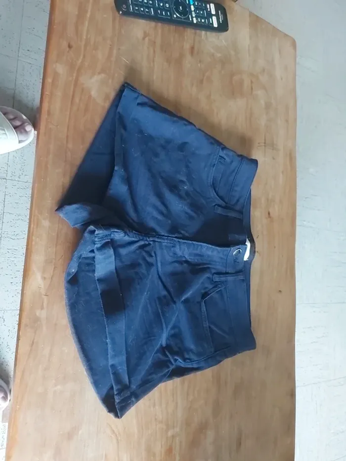 Short en jean bleu marine