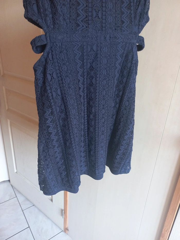 robe bleue marine - photo numéro 3