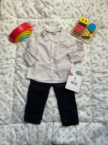 ensemble chemise beige  et pantalon en velours marine 9 mois tape à l'oeil