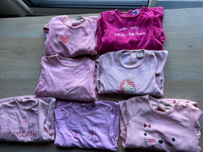 Lot de 7 pyjamas chauds  fille en 18 mois