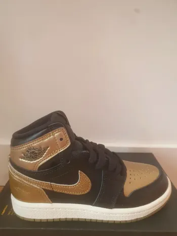 Nike Jordan 1 Retro "gold metallic"(28 et 28.5)