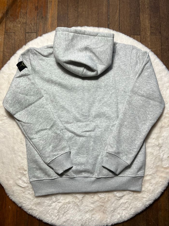 Sweat à capuche stone island gris - neuf avec étiquette taille M - photo numéro 2